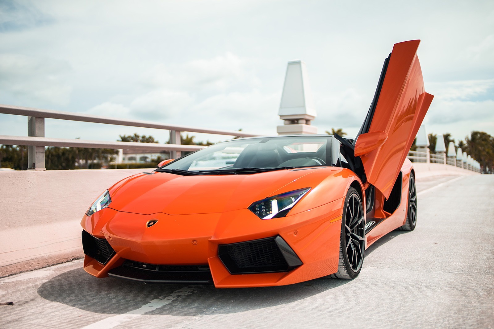 Lamborghini Aventador 2020 оранжевая